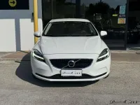 Usata Volvo V40 Business Edition 120 CV (88 kW) 2019 Bianco Berlina