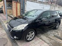 Usata Peugeot 208 68 CV (50 kW) 2016 Nero Utilitaria