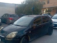 Usata Ford Fiesta 90 CV (66 kW) 2007 Nero Utilitaria