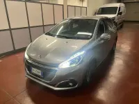 Usata Peugeot 208 Allure 102 CV (75 kW) 2019 Utilitaria