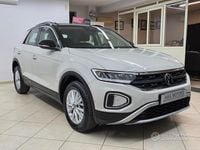 Usata VW T-Roc Life 110 CV (80 kW) 2023 Beige SUV