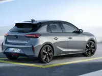 Usata Opel Corsa-e Edition 57 kW (78 CV) 2024 Argento Utilitaria