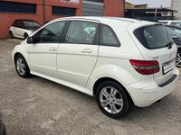 Usata Mercedes A180 Premium 109 CV (80 kW) 2011 Bianco Berlina