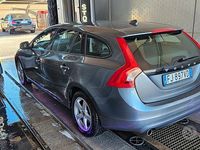 Usata Volvo V60 120 CV (88 kW) 2017 Grigio Station wagon