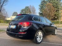 Usata Opel Astra Cosmo 125 CV (91 kW) 2011 Nero Station wagon
