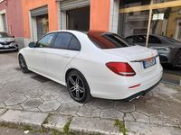 Usata Mercedes E220 AMG line 194 CV (142 kW) 2017 Bianco Berlina