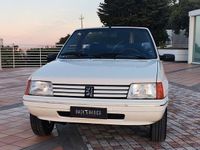 Usata Peugeot 205 54 CV (39 kW) 1989 Bianco Cabrio
