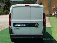 Usata Fiat Doblò S 105 CV (77 kW) 2022 Bianco Monovolume