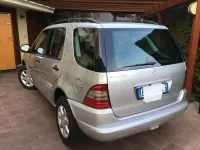 Usata Mercedes ML430 272 CV (200 kW) 2000 Argento SUV