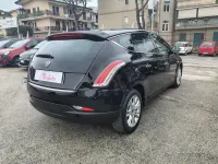 Usata Lancia Delta Gold 120 CV (88 kW) 2012 Nero Utilitaria