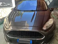 Usata Ford Fiesta Titanium 60 CV (44 kW) 2015 Grigio Utilitaria