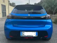 Usata Peugeot 208 GT-line 101 CV (74 kW) 2023 Blu/azzurro Utilitaria