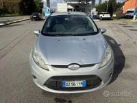 Usata Ford Fiesta 82 CV (60 kW) 2010 Grigio Berlina