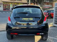 Usata Lancia Ypsilon Silver 69 CV (50 kW) 2016 Nero Utilitaria