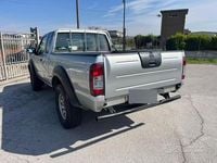 Usata Nissan Navara 133 CV (97 kW) 2012 Grigio Pick-up