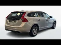 Usata Volvo V60 Momentum 150 CV (110 kW) 2018 Grigio chiaro Station wagon