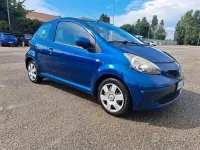 Usata Toyota Aygo 68 CV (50 kW) 2008 Blu Utilitaria