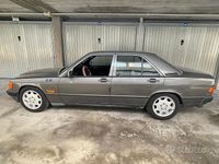 Usata Mercedes 190 122 CV (89 kW) 1984 Grigio Berlina