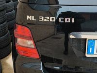 Käytetty Mercedes ML320 224 HP (164 kW) 2007 Musta Katumaasturi