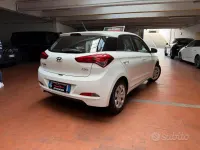 Usata Hyundai i20 75 CV (55 kW) 2018 Bianco Berlina