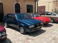 Usata Alfa Romeo 75 105 CV (77 kW) 1990 Blu Berlina