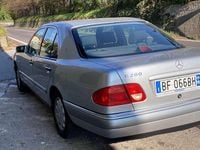Occasion Mercedes E200 136 ch (100 kW) 1998 Argent Berline