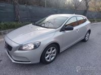 Usata Volvo V40 115 CV (84 kW) 2013 Grigio Berlina
