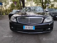 Usata Mercedes C220 150 CV (110 kW) 2010 Nero Station wagon