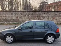 Usado VW Golf IV 100 CV (73 kW) 2002 Verde Berlina