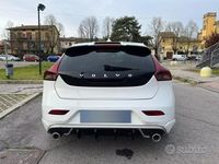 Usata Volvo V40 R-Design 120 CV (88 kW) 2017 Bianco Berlina