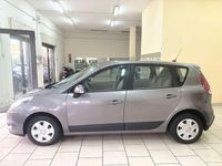 Usata Renault Scénic III 106 CV (77 kW) 2010 Grigio Monovolume