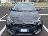 Usata Toyota Yaris Hybrid Active 92 CV (67 kW) 2024 Nero Berlina