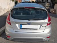 Begagnad Ford Fiesta 96 HK (70 kW) 2010 Grå Halvkombi