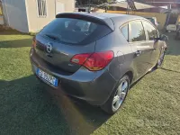 Usata Opel Astra 110 CV (80 kW) 2011 Grigio Berlina