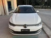 Usata VW Golf VIII Life 116 CV (85 kW) 2022 Bianco Berlina