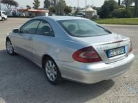 Usado Mercedes CLK270 170 CV (125 kW) 2005 Gris Coupe