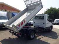 Usata Iveco Daily 140 CV (102 kW) 2021 Altro pastello Furgone