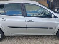 Usata Renault Clio II LE 86 CV (63 kW) 2007 Grigio Berlina