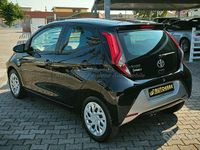 Usata Toyota Aygo X-play 72 CV (52 kW) 2021 Nero Utilitaria