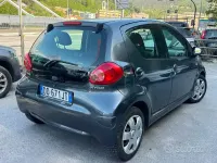 Usata Toyota Aygo 68 CV (50 kW) 2006 Grigio Utilitaria
