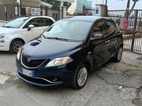 Usata Lancia Ypsilon Gold 69 CV (50 kW) 2017 Blu Utilitaria