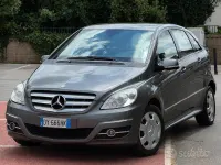 Usata Mercedes B180 Chrome 109 CV (80 kW) 2010 Marrone Monovolume