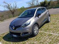 Usata Renault Captur Life 90 CV (66 kW) 2016 Grigio SUV