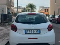 Usata Peugeot 208 Active 102 CV (75 kW) 2019 Bianco Utilitaria