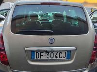 Usata Lancia Musa 95 CV (69 kW) 2006 Beige Monovolume