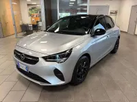 Usata Opel Corsa Design & Tech 75 CV (55 kW) 2023 Argento / tetto nero Utilitaria