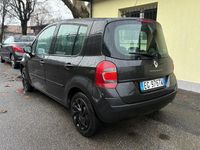 Usata Renault Modus 75 CV (55 kW) 2011 Nero Monovolume