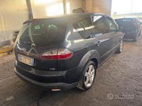 Usata Ford S-MAX Titanium 140 CV (102 kW) 2007 Grigio Monovolume