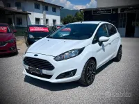 Usata Ford Fiesta 75 CV (55 kW) 2013 Bianco Berlina