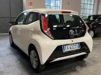 Brugt Toyota Aygo 69 HK (50 kW) 2015 Hvid Hatchback